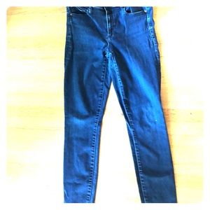 GAP RESOLUTION TRUE SKINNY